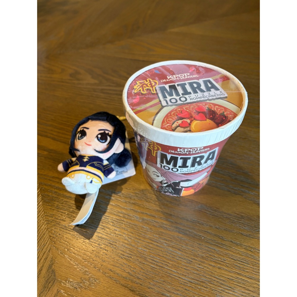 Netflix K-Pop Demon Hunters Mira 100 Piece Puzzle & Zoey Plush Keychain Set